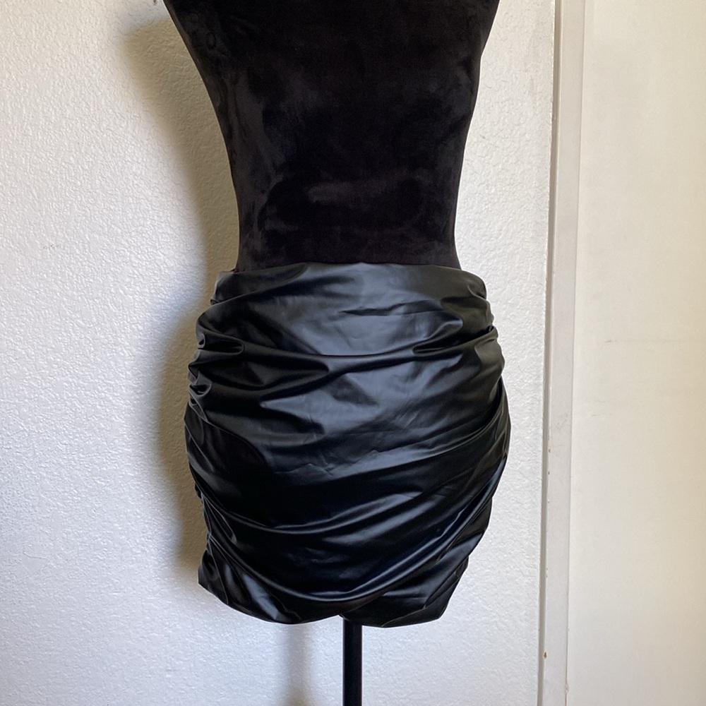 Fashion Nova leather mini skirt